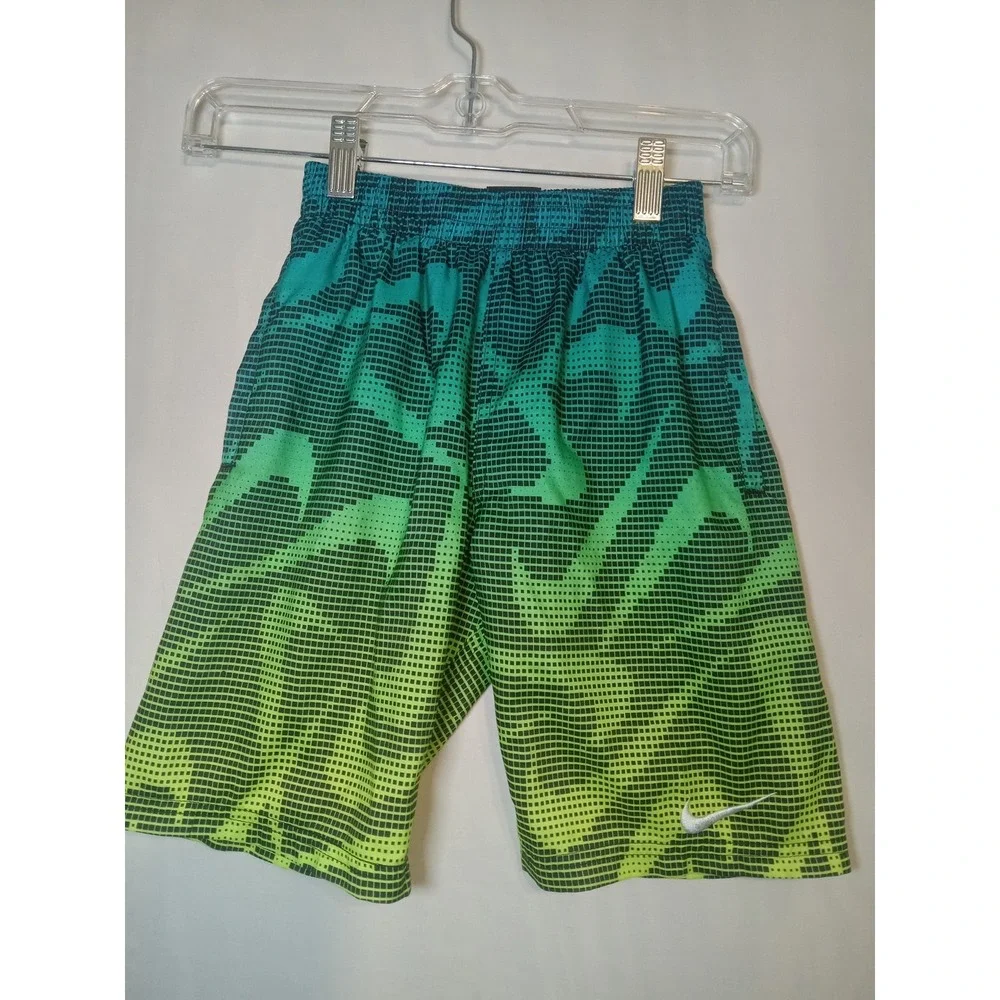 nike swim trunks Boys Small With Liner And Pockets And Drawstring Multicolor